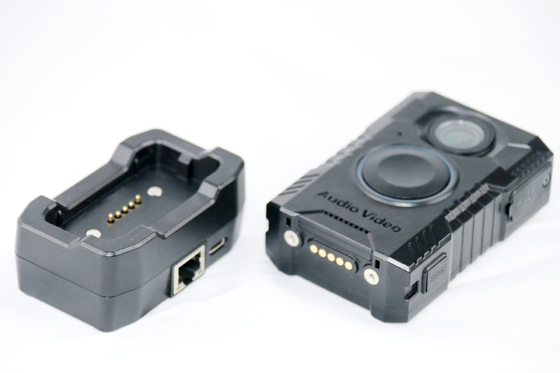 Mua HC100 Bluetooth Camera cơ thể Đèn tuổi thọ Long tuổi thọ pin HDR ghi âm Thiết kế mạnh mẽ sản xuất trực tuyến